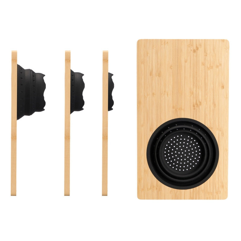 Bamboo Cutting Board wStrainer