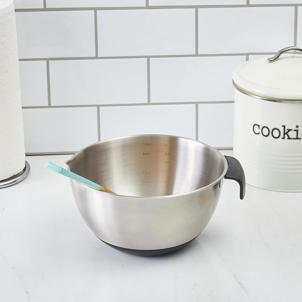 Mixing Bowl  w/ Silicone 3qt
