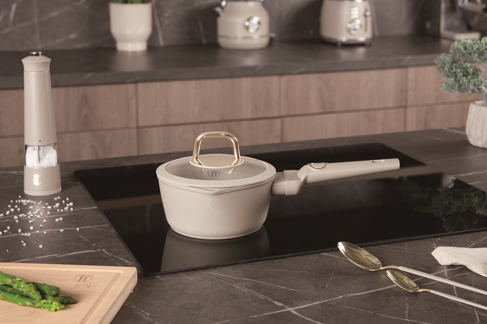 BH Sah Col  Sau Pan w Lid 16cm
