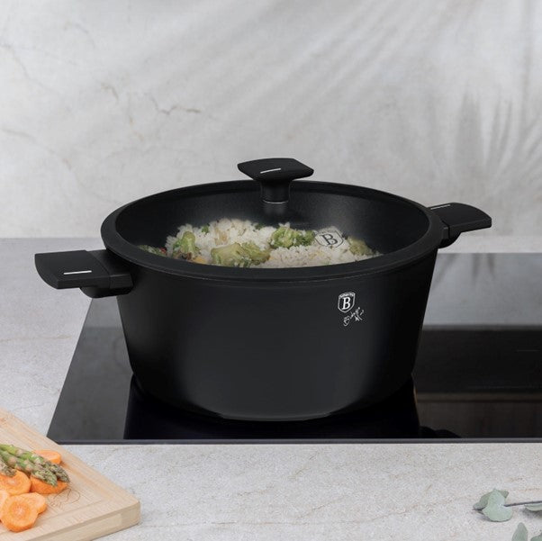 BH Casserole w Lid 30cm Mt Blk