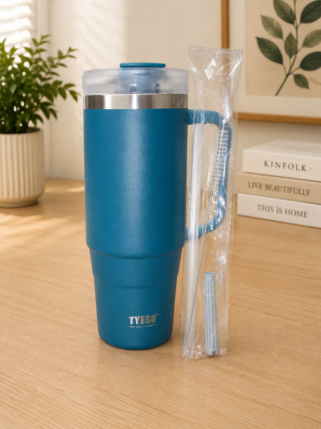 Insulated Vacuum Tumbler 900ml Asst