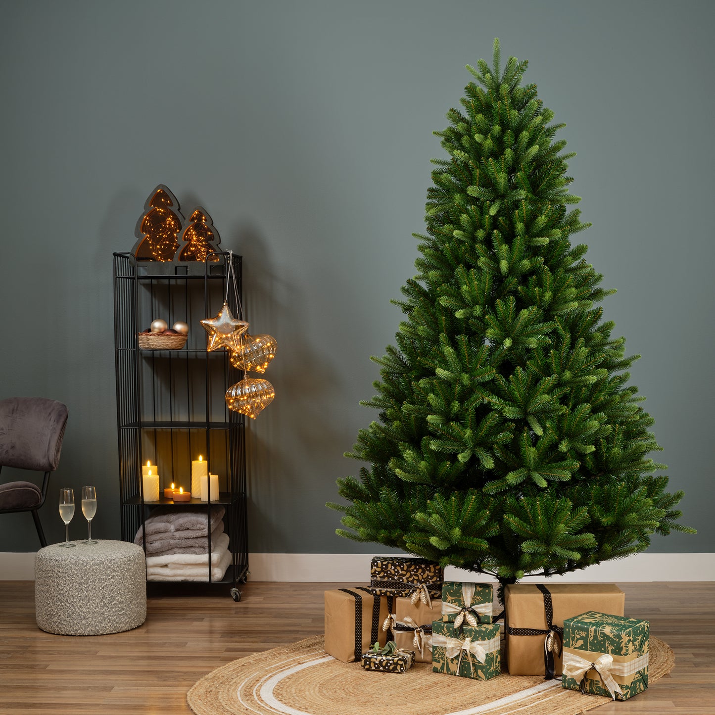 Bromont Fir Hinged Tree 7ft 1533 Tips